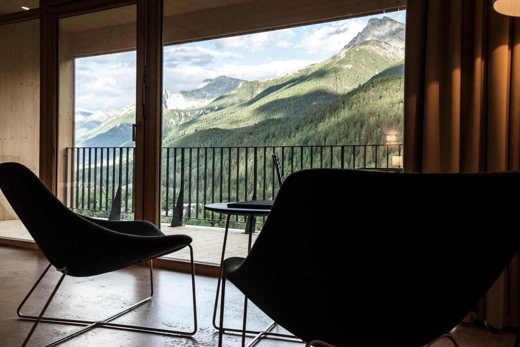Hotel Arnica Scuol - Adults Only Rum bild