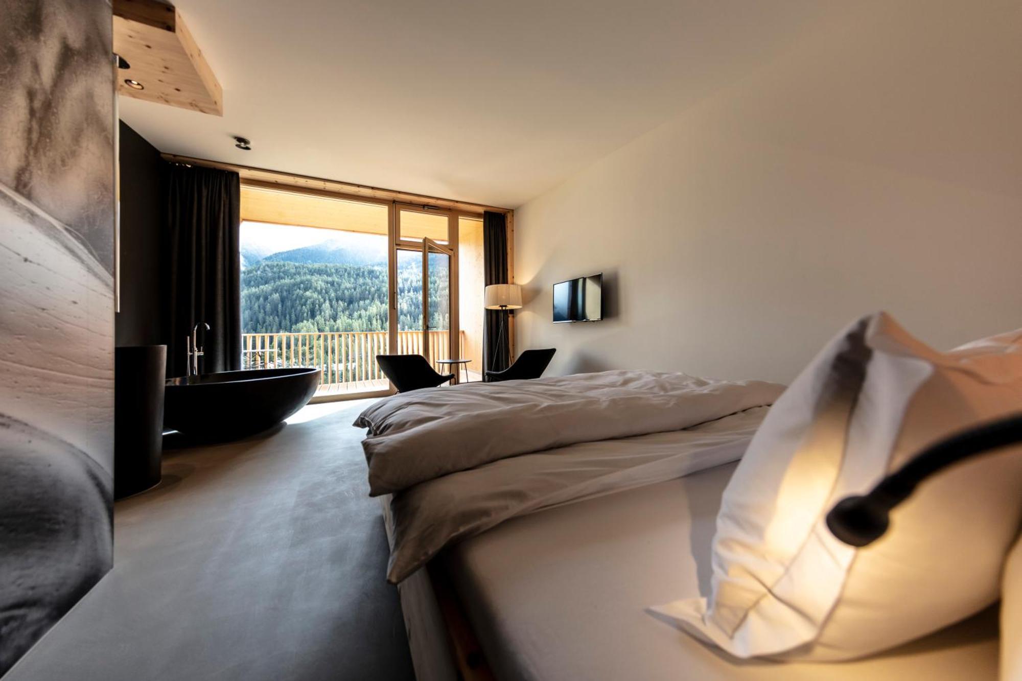 Hotel Arnica Scuol - Adults Only Exteriör bild