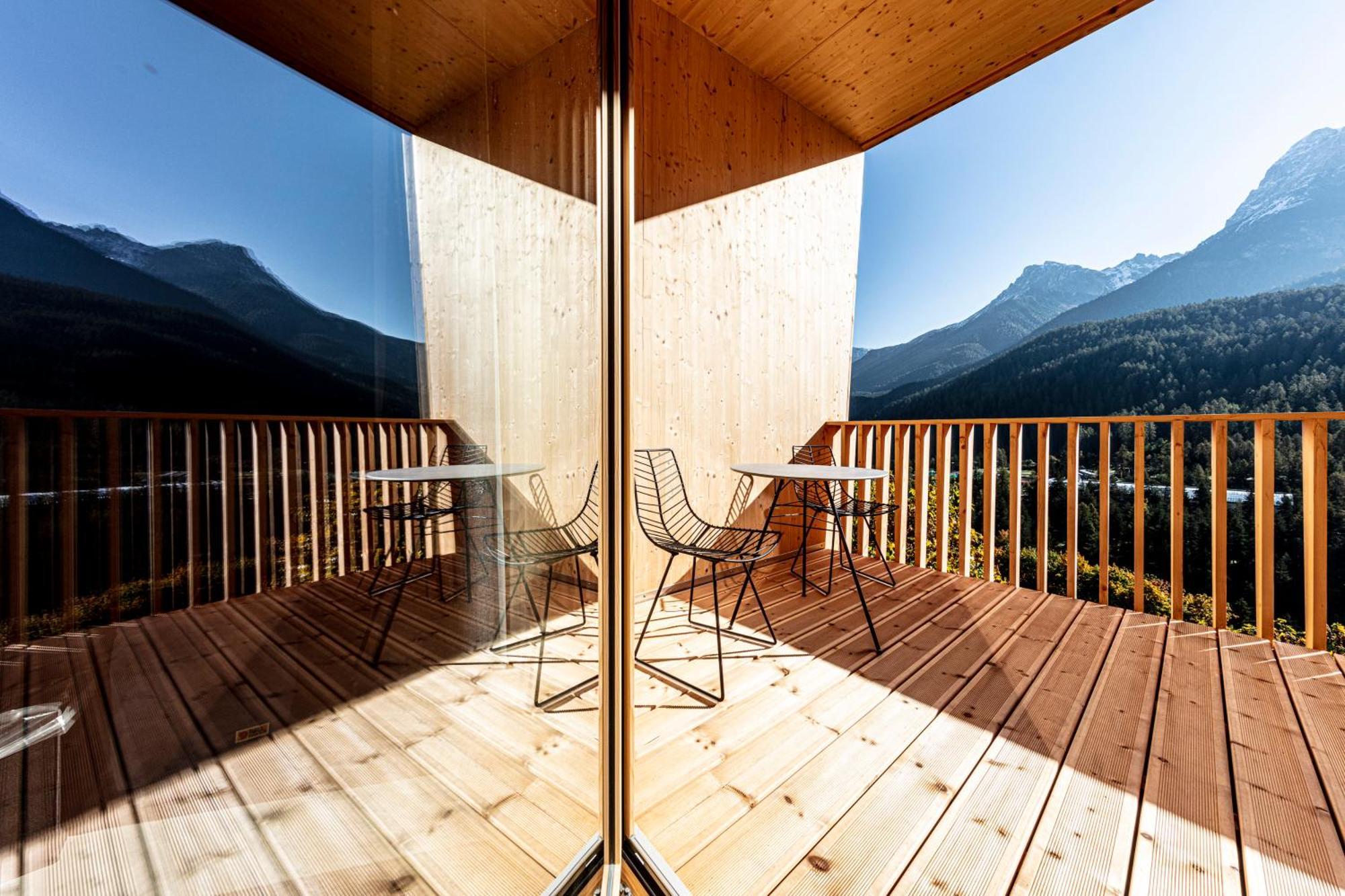 Hotel Arnica Scuol - Adults Only Exteriör bild